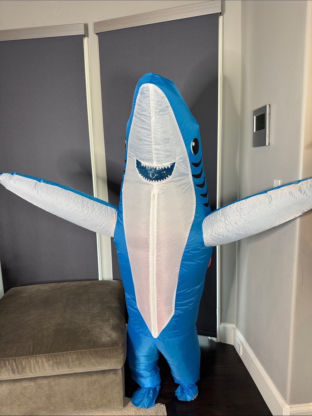 Unisex Adults Older Kids Blue Inflatable Shark Costume Halloween fits 59”- 75”